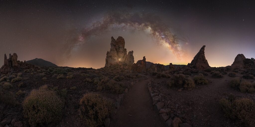 Het Nationaal Park El Teide biedt verschillende locaties die bekendstaan als ideale sterrenkijkplekken.